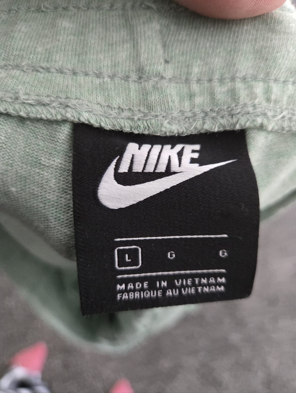 Nike Capri Athletic Pants - Picture 4 of 4
